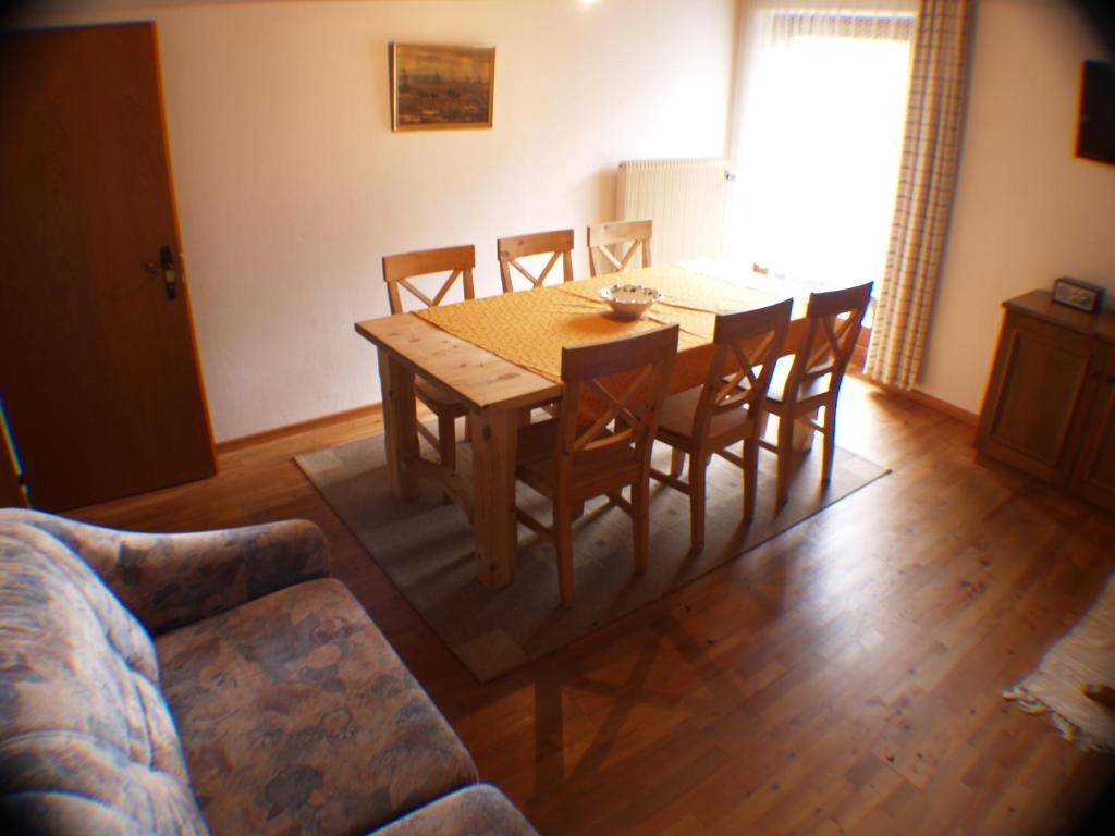Alm-Apartments Heiligenblut Szoba fotó